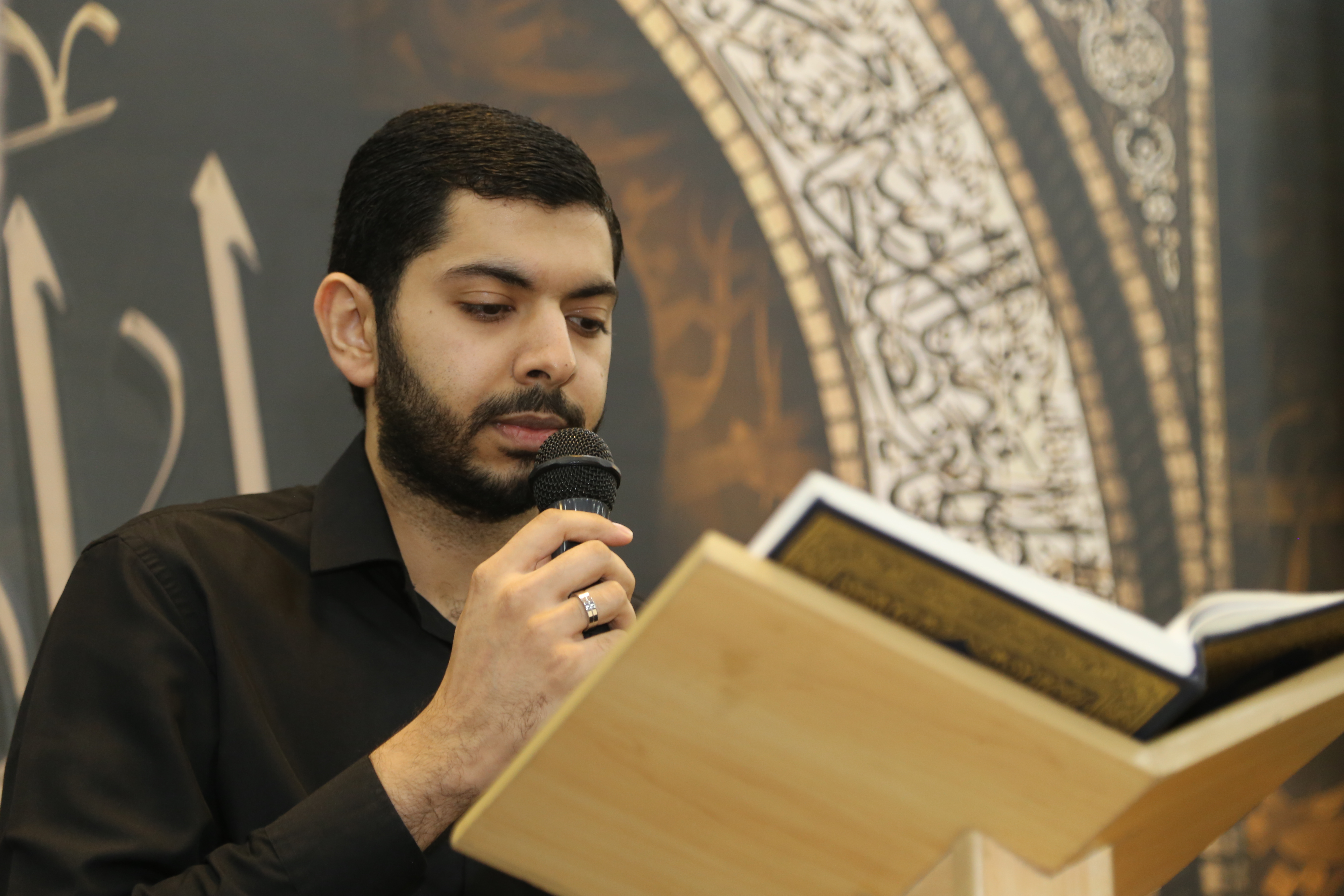 القارئ قاسم القطري