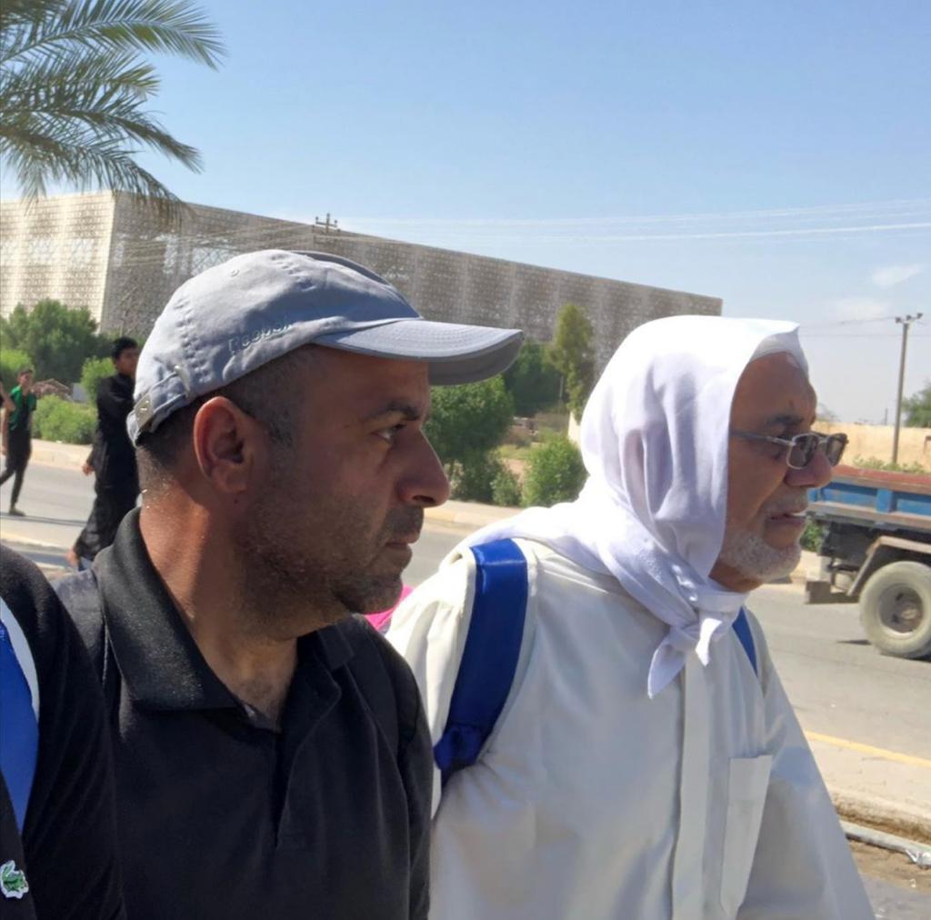 الاستاذ عبد الحسين في زيارة الاربعين