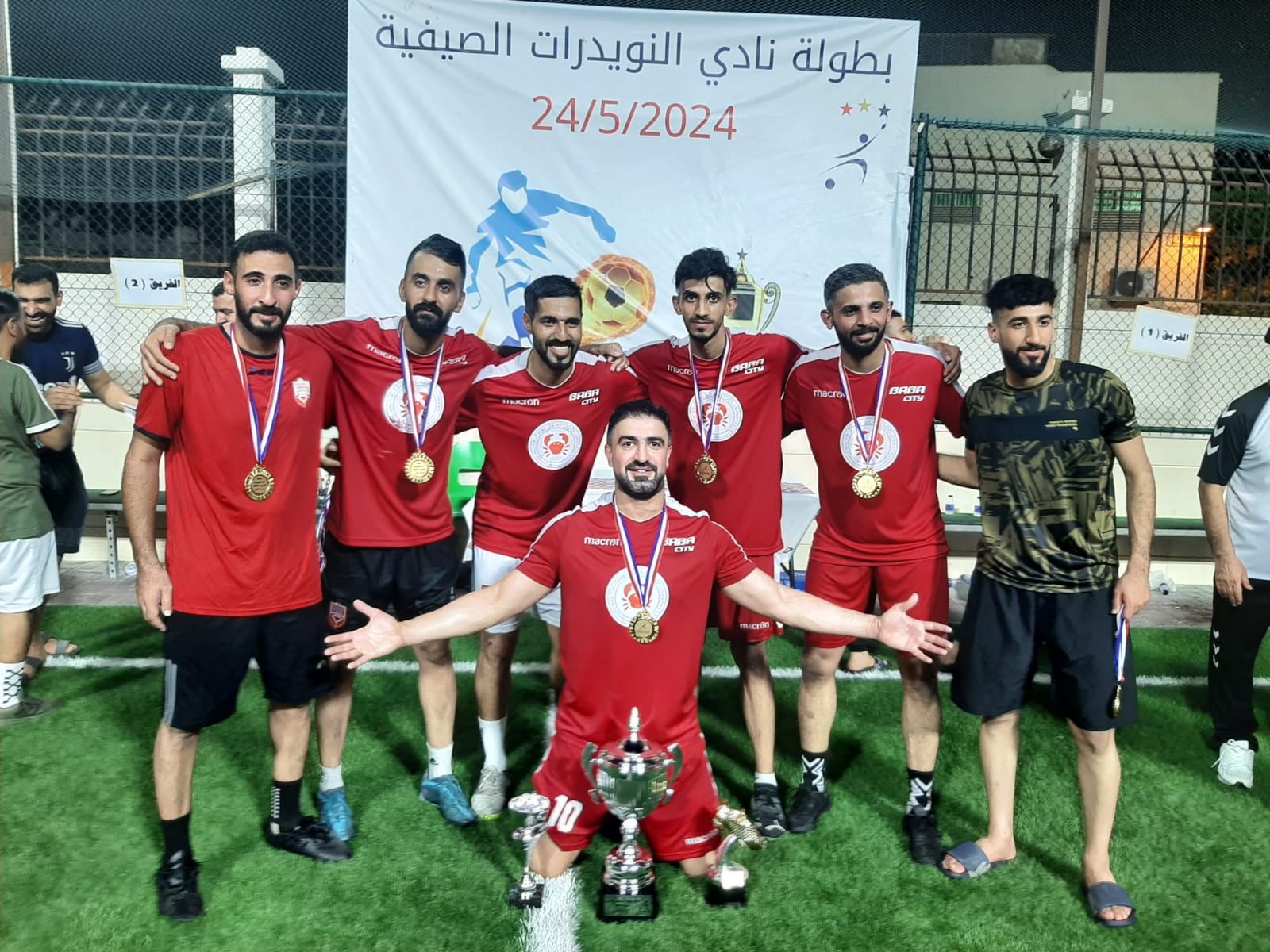 في أمسية كروية رائعة .. ازدانت بالحضور الجماهيري الذي ملأ ملعب النادي .. [ فريق سند ] يُتوج بكأس بطولة نادي النويدرات .