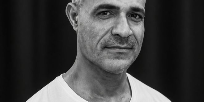 عباس عمران.. دفءٌ سيبقى نستظلّ به بقلم  حسن كاظم